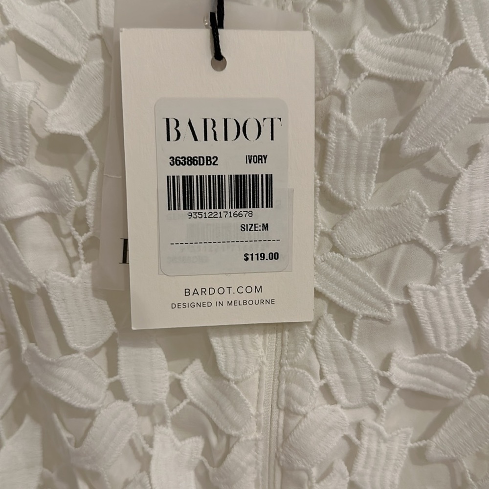 Perfect wedding shower or rehearsal dress for the bride to be! - Picture 4 of 4